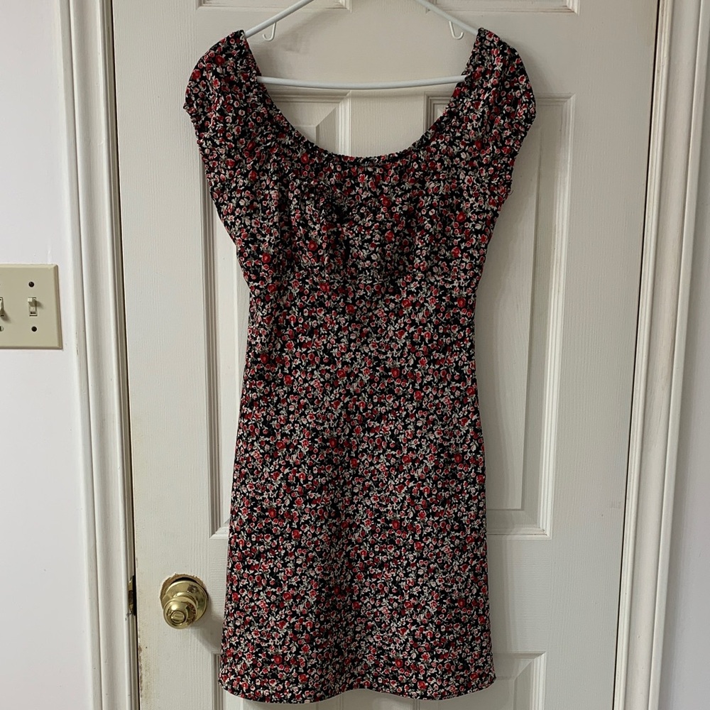 🌷3 for$25🌷Unbranded, US S, Red Black & Green Ditsy Floral Cap Sleeve Dress
